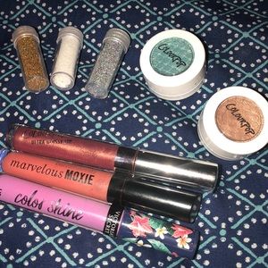 Lip, shadow & glitter bundle of 9!